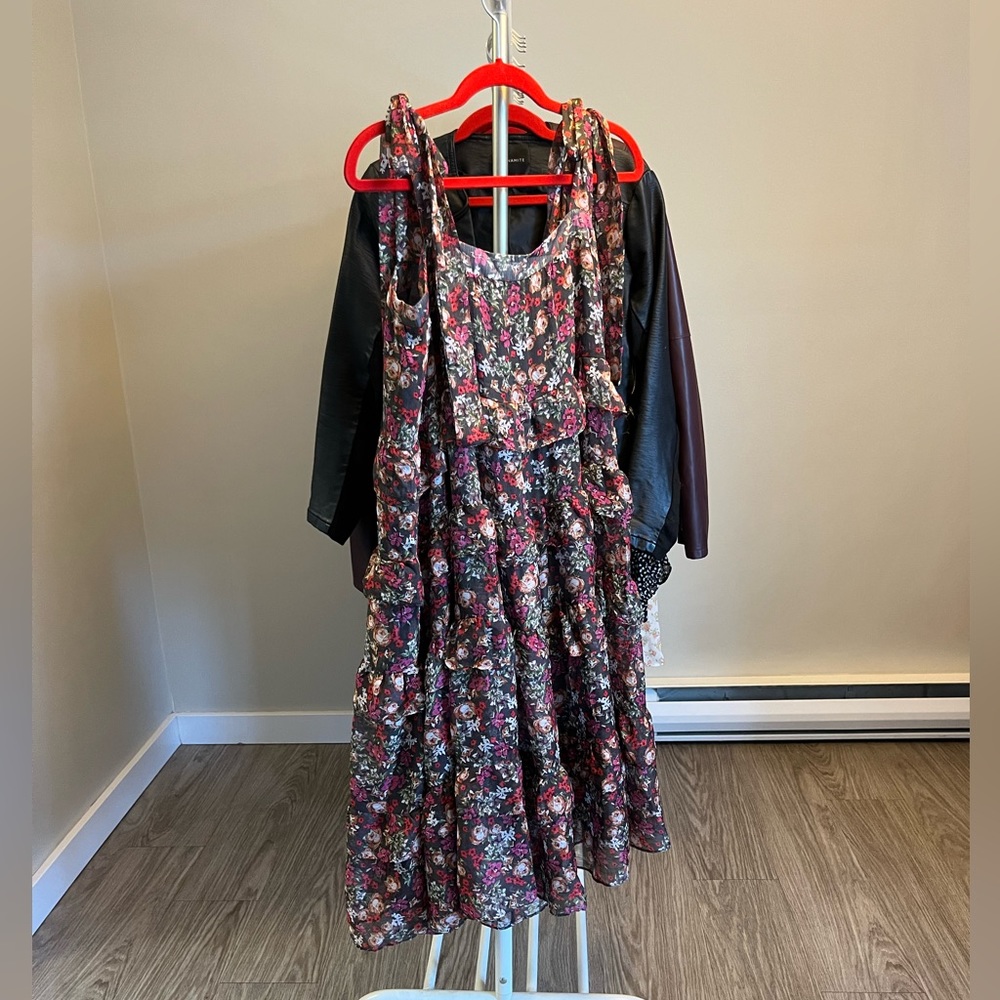 Olivaceous Midi Dress (floral/brown, size M)
